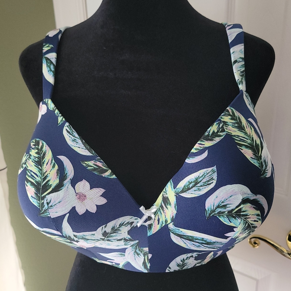 Cacique Lightly Lined Wireless bra, 44D